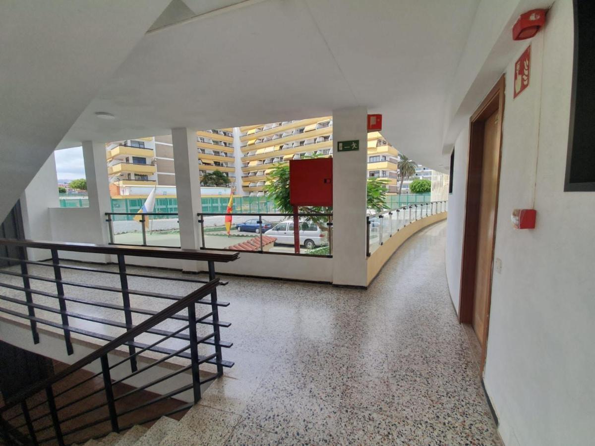 Ocean Front Cozy 2 Bedroom, 3 Beds Spacious- Netflix, Pool, Beach Lift & Fast Wifi Playa del Inglés Extérieur photo
