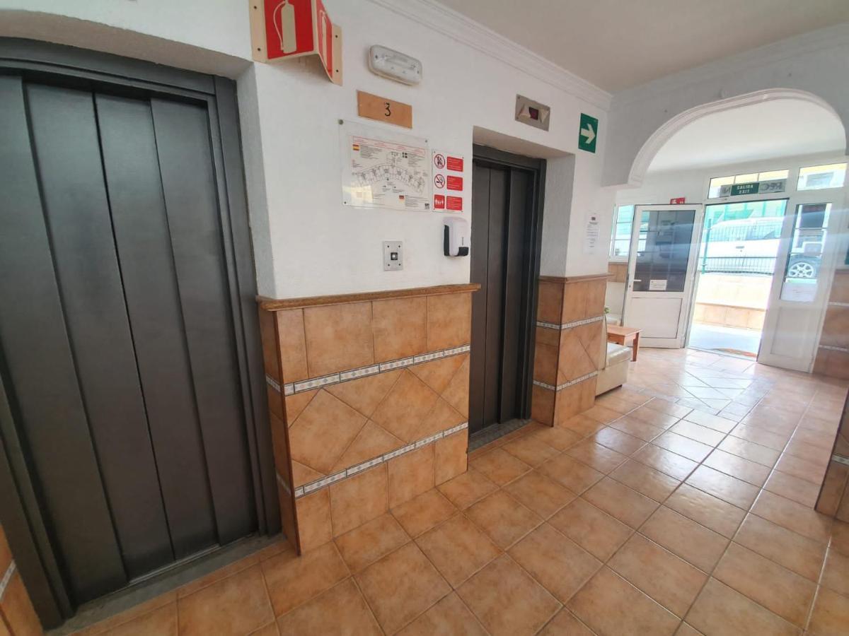 Ocean Front Cozy 2 Bedroom, 3 Beds Spacious- Netflix, Pool, Beach Lift & Fast Wifi Playa del Inglés Extérieur photo