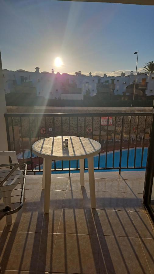 Ocean Front Cozy 2 Bedroom, 3 Beds Spacious- Netflix, Pool, Beach Lift & Fast Wifi Playa del Inglés Extérieur photo