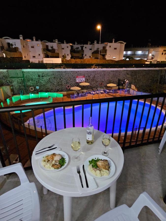Ocean Front Cozy 2 Bedroom, 3 Beds Spacious- Netflix, Pool, Beach Lift & Fast Wifi Playa del Inglés Extérieur photo