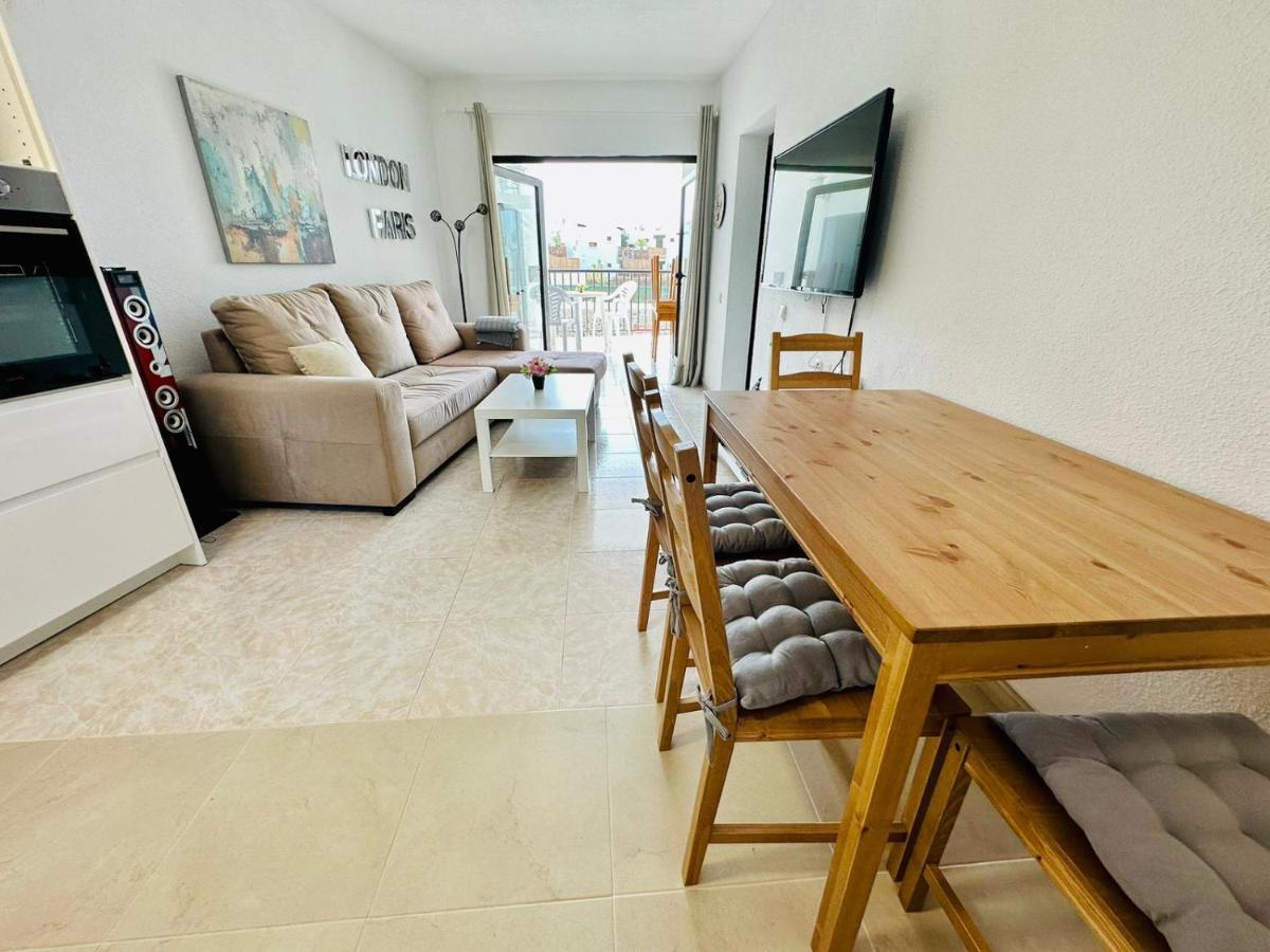 Ocean Front Cozy 2 Bedroom, 3 Beds Spacious- Netflix, Pool, Beach Lift & Fast Wifi Playa del Inglés Extérieur photo