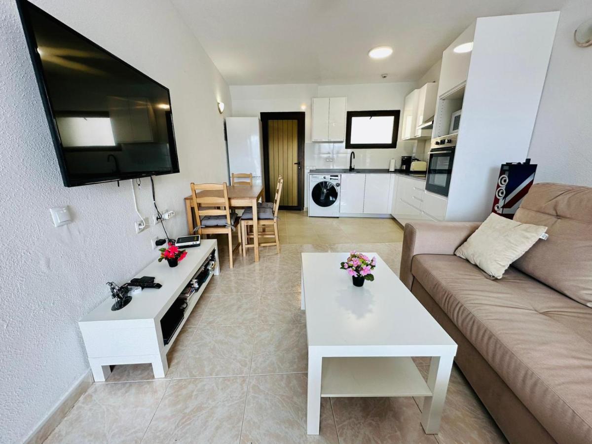 Ocean Front Cozy 2 Bedroom, 3 Beds Spacious- Netflix, Pool, Beach Lift & Fast Wifi Playa del Inglés Extérieur photo